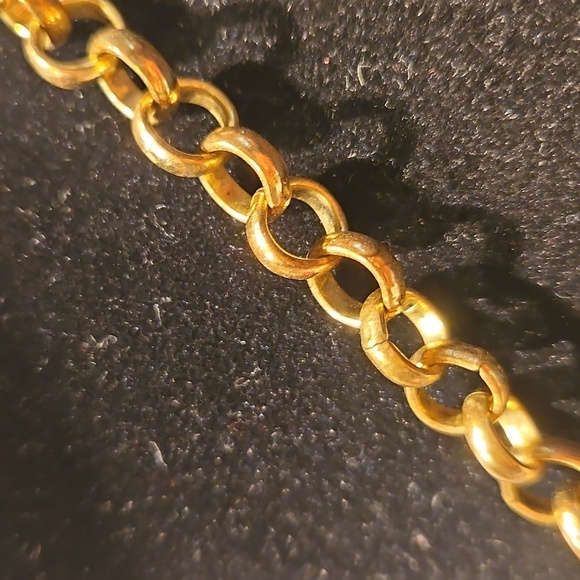 Goldtone w/ Cream Acrylic Accents On 16"L Stylish Goldtone Necklace - Picture 4 of 6